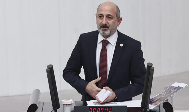 Ali Öztunç: “Ayla Öğretmen Bu Çağın Kahramanıdır”