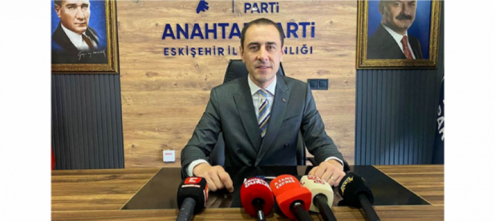 ÇAĞLAR ÖLCE: “ESKİŞEHİR’DEN YÜKSELEN BU SES, TÜRKİYE’NİN UMUDU OLACAK”