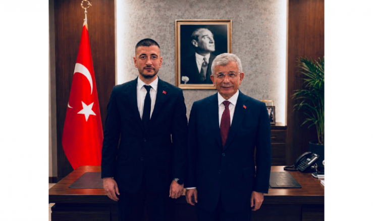 Cengiz Özyurt: “Ahmet Davutoğlu’nun Atina’daki mesajları Türkiye’nin haklı tezlerini güçlü şekilde ortaya koymuştur”