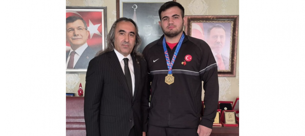 Ömer Aydoğmuş: “Üzeyir Ayberk Bostan Yozgat’ın Gururu, Azmin Zaferidir”