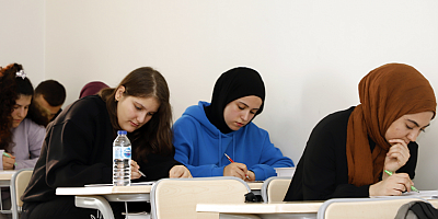 AKDENİZ BELEDİYESİ ETÜT MERKEZİ GENÇLERİ ÜNİVERSİTE HAYALLERİNE KAVUŞTURUYOR