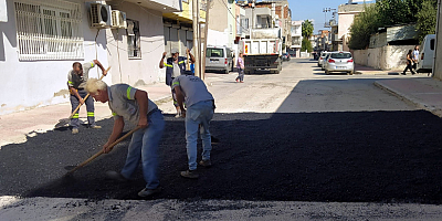 AKDENİZ’DE YOLLAR, PARKLAR VE SPOR TESİSLERİ YENİLENİYOR