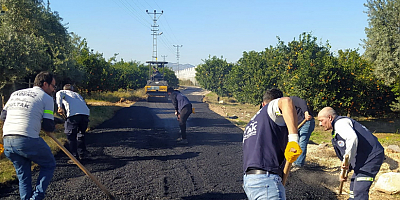 AKDENİZDE ASFALT SERİM VE YOL YENİLEME ÇALIŞMALARI ARALIKSIZ SÜRÜYOR