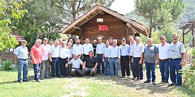 Alın teriyle kilometrelerce sıcak asfalt 