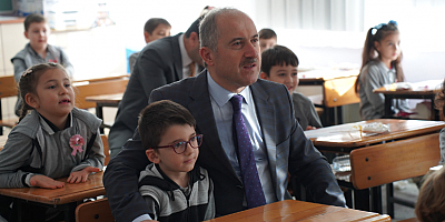 Aydın, Öğrencilerle Karne Sevinçlerini Paylaştı