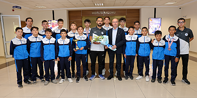 Başarılı sporculardan Başkan Pekyatırmacı’ya ziyaret  BAŞKAN PEKYATIRMACI: “GELECEĞİN ŞAMPİYONLARI SELÇUKLU’DA YETİŞİYOR”
