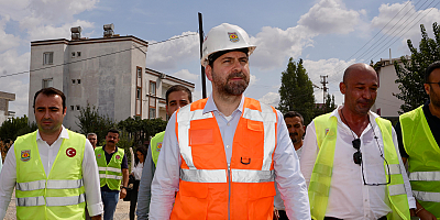 BAŞKAN BOLTAÇ KOLLARI SIVADI YENİCE’DE YOL ASFALTLADI