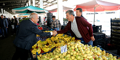 Başkan Esen, Pazar Esnafını Gezdi