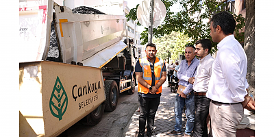 BAŞKAN GÜNER ASFALT ÇALIŞMALARINI YERİNDE İNCELEDİ