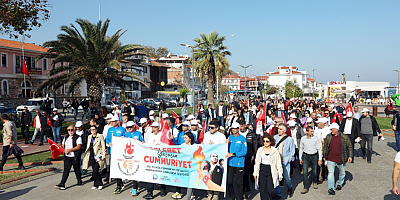 BAŞKAN HAYRİ TÜRKYILMAZ, 100. YILDA CUMHURİYET İÇİN YÜRÜYOR