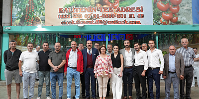 BAŞKAN ÜNLÜCE, SABAHIN İLK IŞIKLARINDA HAL ESNAFI İLE BULUŞTU
