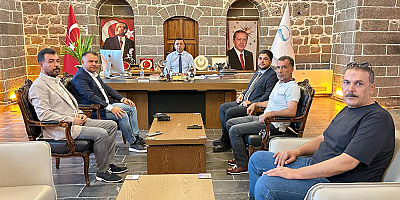Bekir Ayaz, Sur Kaymakamı Hasan Akbulut’u Ziyaret Etti
