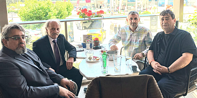 Bursa’nın Takım Elbiseli Simitçisi Siyasete Atıldı