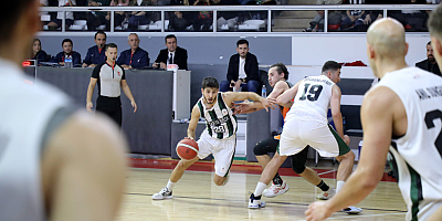 Büyükşehir basketbol Antalya’da  galibiyet için parkeye çıkacak