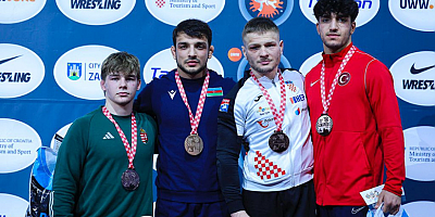 Büyükşehir’in genç sporcusu minderde gururlandırdı