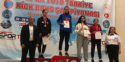 Büyükşehir’in kick bokscuları  Antalya’da rüzgâr olup esti