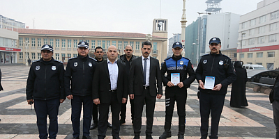 BÜYÜKŞEHİR ZABITA EKİPLERİ İL GENELİNDE FİYAT ETİKETİ DENETİMİ YAPIYOR
