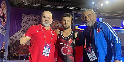 Büyükşehirli güreşçi dünya şampiyonu oldu