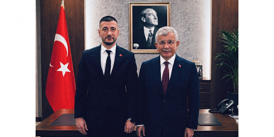 Cengiz Özyurt: Siyasette Seviye Makamla Değil Üslupla Ölçülür