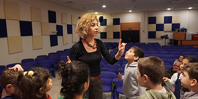 Çeşme Belediyesi’nden çocuklara Somestr hediyesi