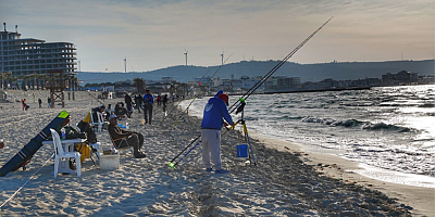 Çeşme’de 4. Surfcasting Balık Turnuvası başlıyor