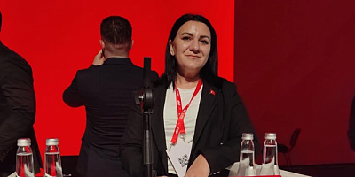 CHP Bağlar İlçe Başkanı Çiğdem Özturan Kurt: “Hukukun Üstünlüğü Tartışmasızdır, Siyasi Gölge Kabul Edilemez”