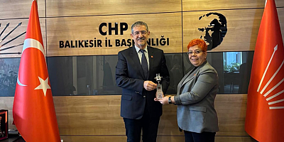 CHP Balıkesir İl Başkanı Erden Köybaşı, Aralık Ayının En Başarılı İl Başkanı Ödülünü Aldı!