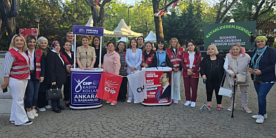 CHP’li Kadınlardan Kuğulu Park’ta Demokrasi Nöbeti