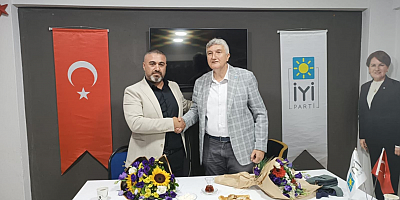 Çobanoğlu İYİ Parti Bayraklı'da Bayrağı Devir Etti Yeni Bayrak İçin Yola Çıktı.!