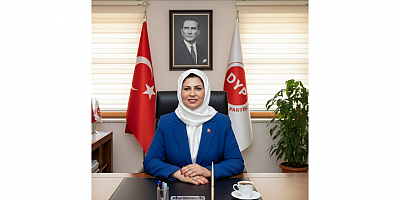 Doğru Yol Partili Başkan Nesrin Vural canlı yayında gözyaşlarını tutamadı