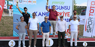 ESKİŞEHİR’DE KÜREKLER  ŞAMPİYONLUK İÇİN ÇEKİLDİ  