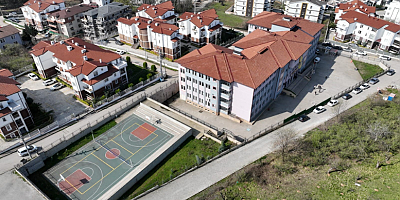 GÖLCÜK'TE YENİLENMEYEN OKUL KALMIYOR