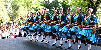 HOY-TUR YENİ DANSÇILARINI ARIYOR