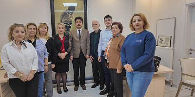 Hüseyin Çakmak: 23 Nisan’ın Ruhuna Yakışır Bir Gelecek İçin Birlikte Çalışmalıyız