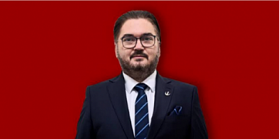 İbrahim Üstündağ: “Gençler Evlerine Kapanıyor, Türkiye Büyük Bir Beyin Göçüyle Karşı Karşıya”