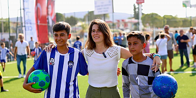 ILICA AHMET KELEŞ SPOR TESİSİ YENİ HALİYLE ÇOCUKLARLA BULUŞTU…