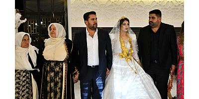 İş İnsanı Orhan Yıldız’ın Oğlu Serdar Yıldız, Pelin Yüksel ile Şanlıurfa'da Görkemli Bir Düğünle Evlendi.!