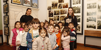 İZ BIRAKANLAR MÜZESİ MİNİK ZİYARETÇİLERİNİ AĞIRLADI