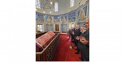 Kanuni Sultan Süleyman kabri başında dualarla anıldı