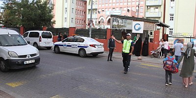 Kartal Belediyesi Zabıta Ekiplerinden 27 Okulda Trafik Uygulaması