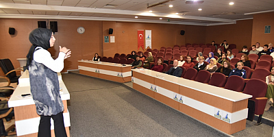 KARTEPE’DE MUTLU AİLE, MUTLU TOPLUM SEMİNERİ