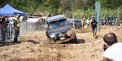 KARTEPE OFF-ROAD VE DOĞA ŞENLİĞİ NEFES KESTİ