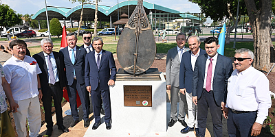 Kepez’de ‘dombra anıtı’nın açılışı yapıldı