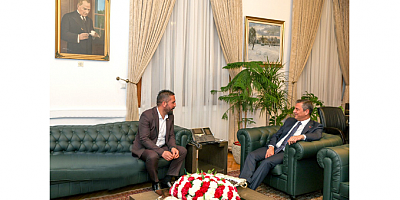 Mustafa Yalçın’dan Özgür Özel’e Geçmiş Olsun Mesajı 