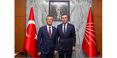 OĞUZ CAN CUROĞLU: “GENEL BAŞKANIMIZIN YANINDAYIZ, KORKMUYORUZ, YILMIYORUZ”
