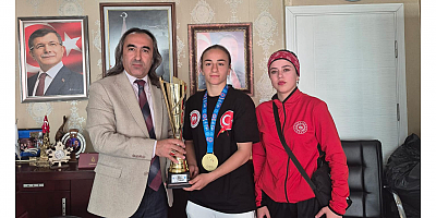 Ömer Aydoğmuş’tan Şampiyon Sporcuya Anlamlı Destek