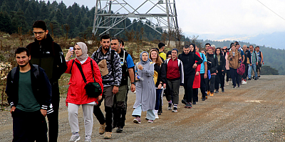 Onların doğa aşkı şiddetli yağış tanımadı: 15 kilometrelik parkurda unutulmaz deneyim