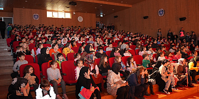 Orhangazi‘de Uçan Şemsiye İzlendi