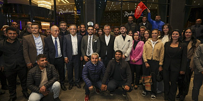 Özgür Özel Diyarbakır'da coşkuyla karşılandı!