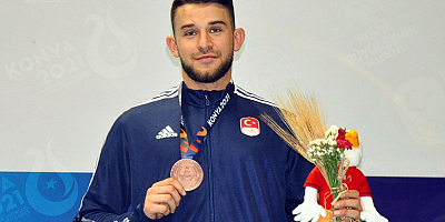 Sakarya’nın milli gururu Türk Bayrağı’nı Paris’te dalgalandıracak